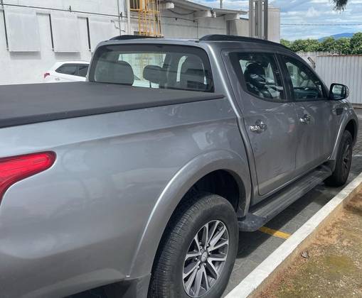 MITSUBISHI L200 TRITON 2.4 16V TURBO DIESEL SPORT HPE-S CD 4P 4X4 AUTOMÁTICO MITSUBISHI L200 TRITON 2.4 16V TURBO DIESEL SPORT HPE-S CD 4P 4X4 AUTOMÁTICO